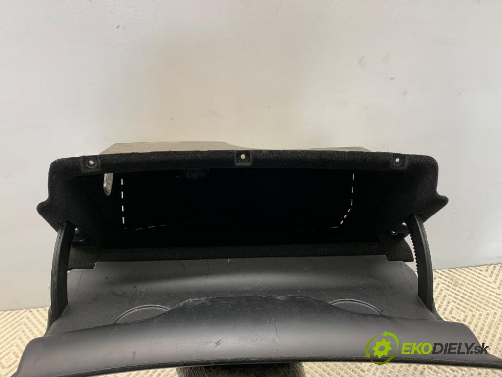 VW PASSAT B5.5 (3B3) 2000 - 2005    1.9 TDI 96 kW [130 KM] olej napędowy 2000 - 2005  Priehradka, kastlík spolujazdca 3B1857101 (Priehradka, kastlík)