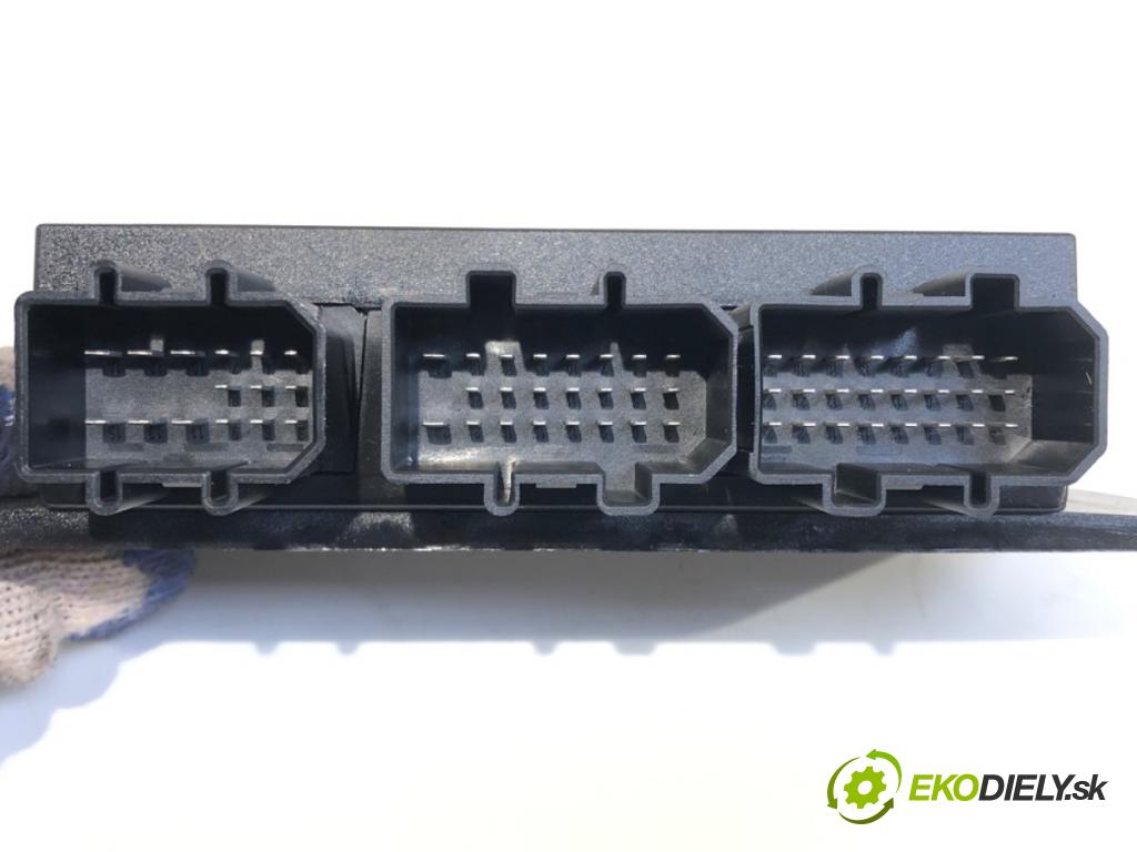 VW PASSAT B5.5 (3B3) 2000 - 2005    1.9 TDI 96 kW [130 KM] olej napędowy 2000 - 2005  Modul komfortu 1C0959799A (Modul komfortu)
