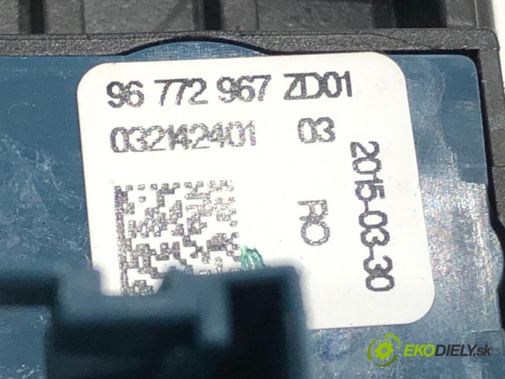 PEUGEOT 508 I (8D_) 2010 - 2018    1.6 HDi 84 kW [115 KM] olej napędowy 2012 - 2018  Spínač brzdy ručnej brzdy 96772967ZD (Prepínač/spínač/tlačidlo a ovládač kúrenia)