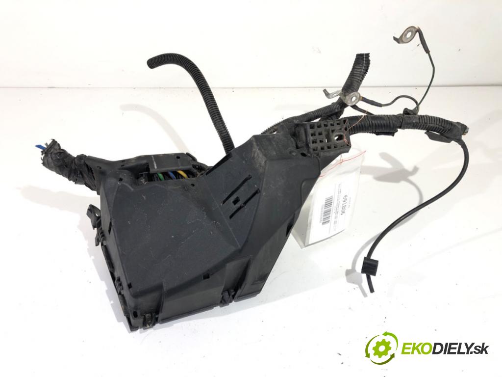 FORD MONDEO IV (BA7) 2007 - 2015    1.8 TDCi 92 kW [125 KM] olej napędowy 2007 - 2015  modul BSI  (Pojistkové skříňky)