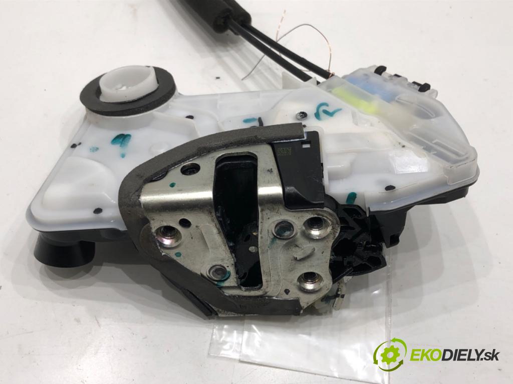 TOYOTA COROLLA liftback (_E21_) 2018 - 2022    2.0 Hybrid (MZEH12) 135 kW [184 KM] Hybryda silnik benzynowy / elektryczny 2021 - 2022  zámok dveře levý přední část 