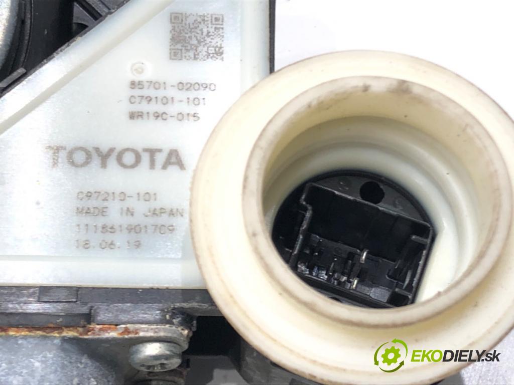 TOYOTA COROLLA liftback (_E21_) 2018 - 2022    2.0 Hybrid (MZEH12) 135 kW [184 KM] Hybryda silnik benzynowy / elektryczny 2021 - 2022  mechanismus okna pravý přední část 69810-02721