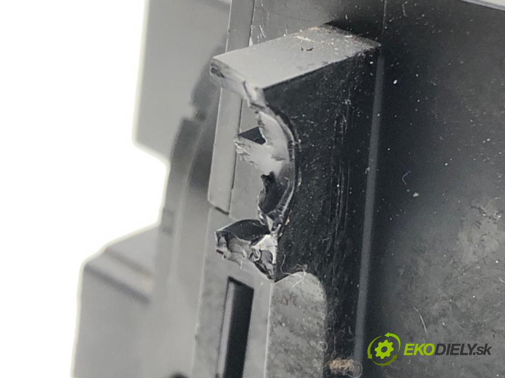 KIA SORENTO I (JC) 2002 - 2022    2.4 102 kW [139 KM] benzyna 2002 - 2022  Panel ovládania kúrenia 97250-3E300 (Prepínač/spínač/tlačidlo a ovládač kúrenia)