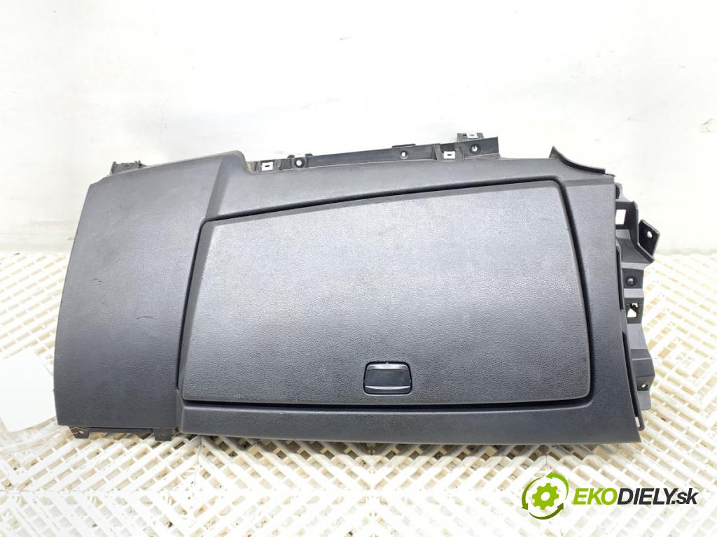 BMW 1 (E87) 2003 - 2013    120 i 110 kW [150 KM] benzyna 2004 - 2007  Priehradka, kastlík spolujazdca  (Priehradka, kastlík)