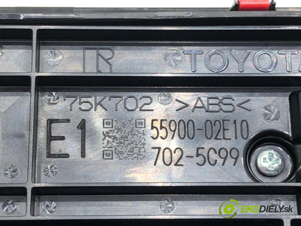 TOYOTA COROLLA liftback (_E21_) 2018 - 2022    2.0 Hybrid (MZEH12) 135 kW [184 KM] Hybryda silnik benzynowy / elektryczny 2021 - 2022  Panel ovládania kúrenia 55900-02E10 (Prepínač/spínač/tlačidlo a ovládač kúrenia)