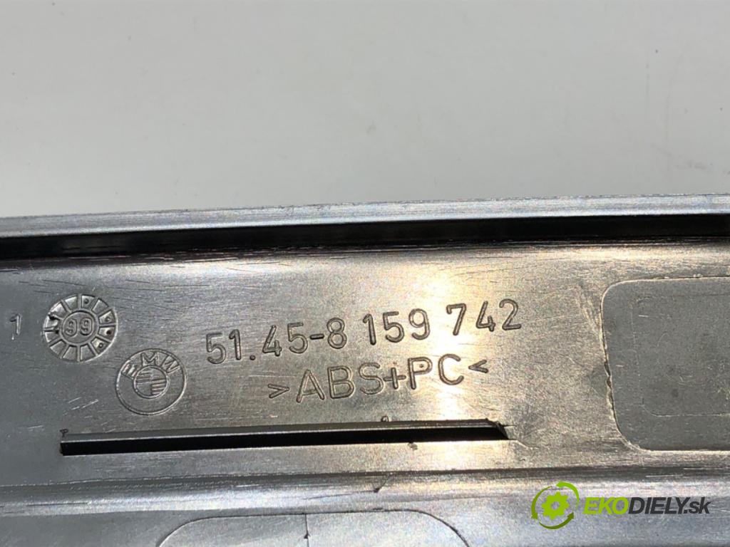 BMW 5 Touring (E39) 1996 - 2004    530 d 135 kW [184 KM] olej napędowy 1998 - 2000  lišty kryt 8172036 8172031 (Lišta)