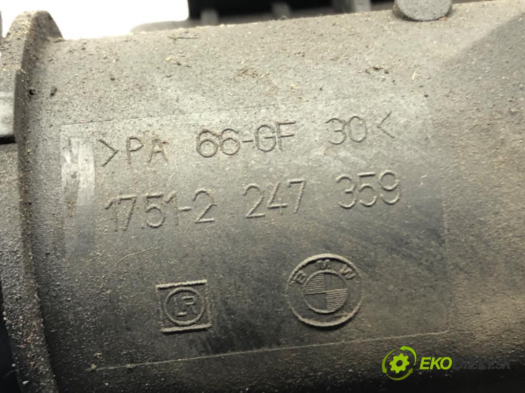 BMW 5 Touring (E39) 1996 - 2004    530 d 135 kW [184 KM] olej napędowy 1998 - 2000  intercooler 2247359 (Chladiče nasávaného vzduchu (intercoolery))