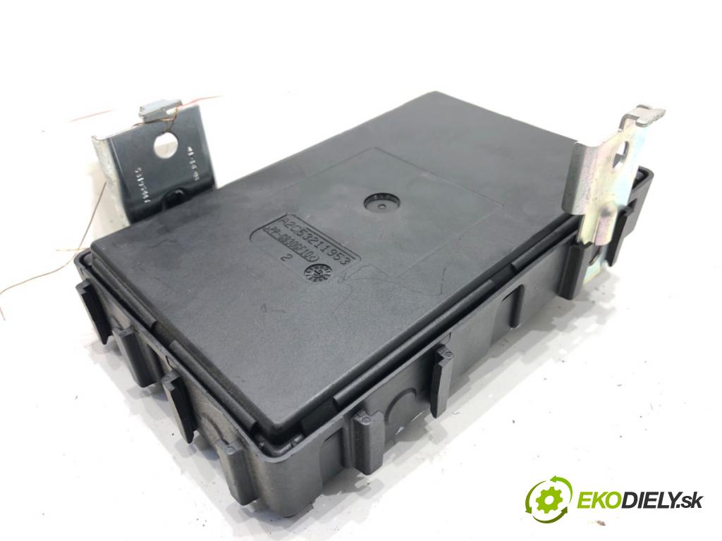 RENAULT KOLEOS I (HY_) 2008 - 2022    2.0 dCi 4x4 (HY0B) 127 kW [173 KM] olej napędowy 2008 - 2022  Modul komfortu 284B11681R (Modul komfortu)