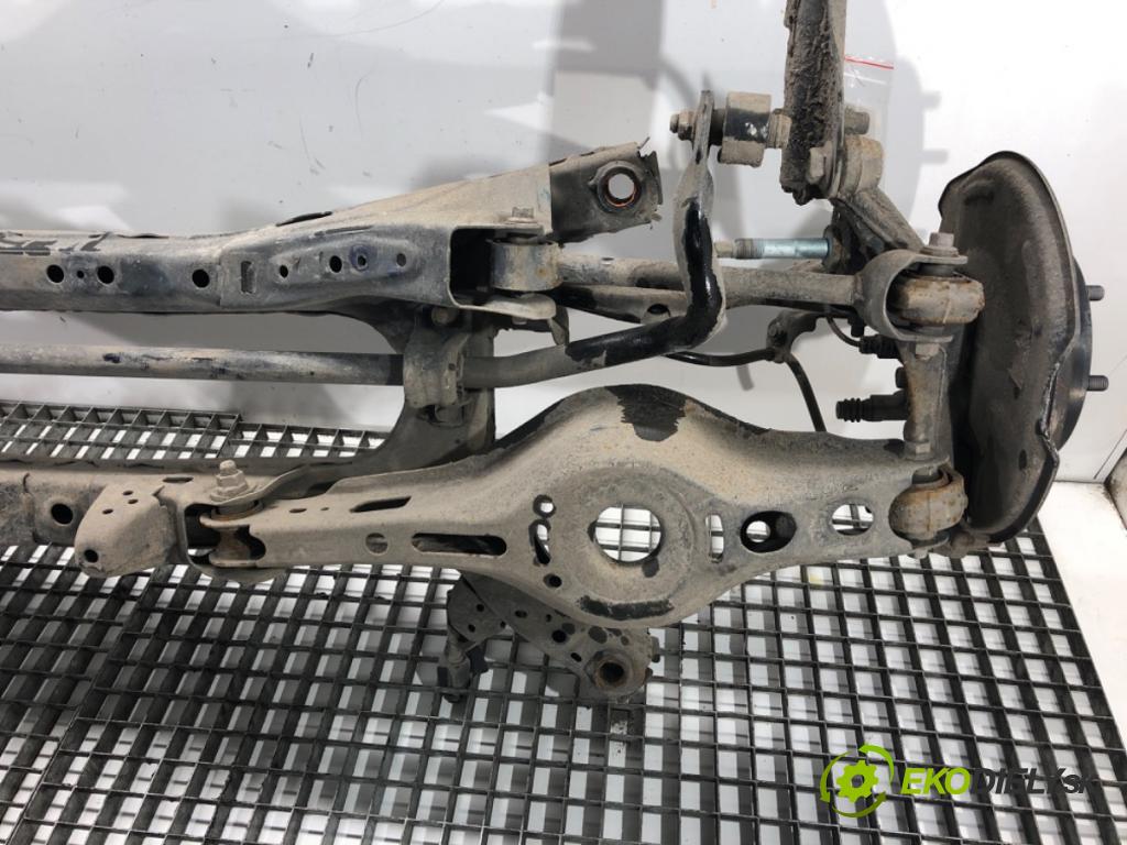 TOYOTA COROLLA liftback (_E21_) 2018 - 2022    2.0 Hybrid (MZEH12) 135 kW [184 KM] Hybryda silnik benzynowy / elektryczny 2021 - 2022  výztuha zadní část