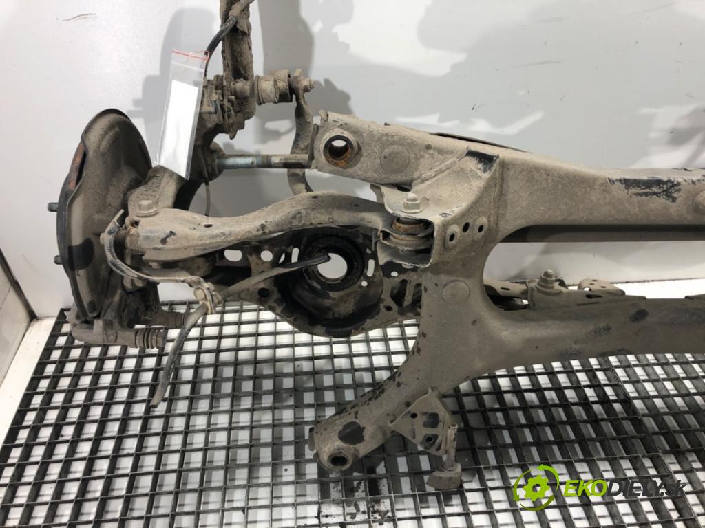 TOYOTA COROLLA liftback (_E21_) 2018 - 2022    2.0 Hybrid (MZEH12) 135 kW [184 KM] Hybryda silnik benzynowy / elektryczny 2021 - 2022  výztuha zadní část