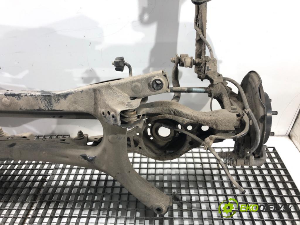 TOYOTA COROLLA liftback (_E21_) 2018 - 2022    2.0 Hybrid (MZEH12) 135 kW [184 KM] Hybryda silnik benzynowy / elektryczny 2021 - 2022  výztuha zadní část