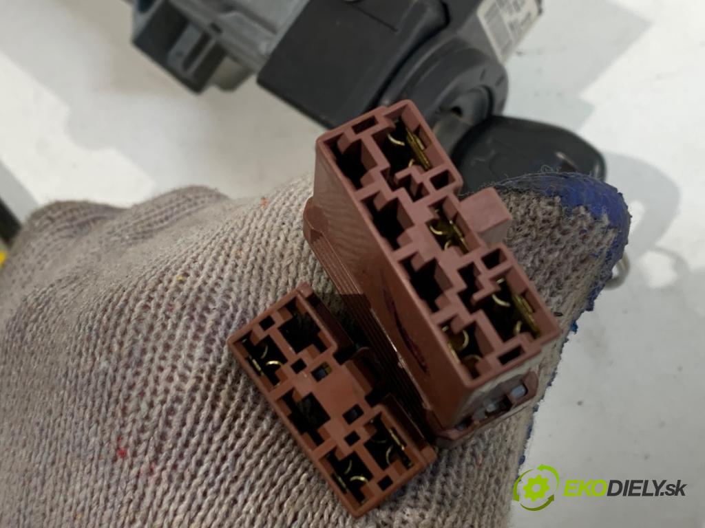 HONDA CR-V I (RD) 1995 - 2002    2.0 (RD1) 98 kW [133 KM] benzyna 1999 - 2002  spinačka  (Spínacia skrinka a kľúč)