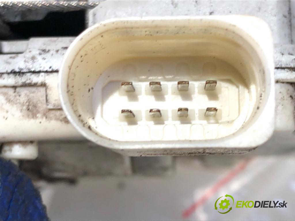 AUDI A6 C6 Avant (4F5) 2004 - 2011    3.0 TDI quattro 165 kW [225 KM] olej napędowy 2005 - 2006  zámok dveře levý zadní část 4F0839015