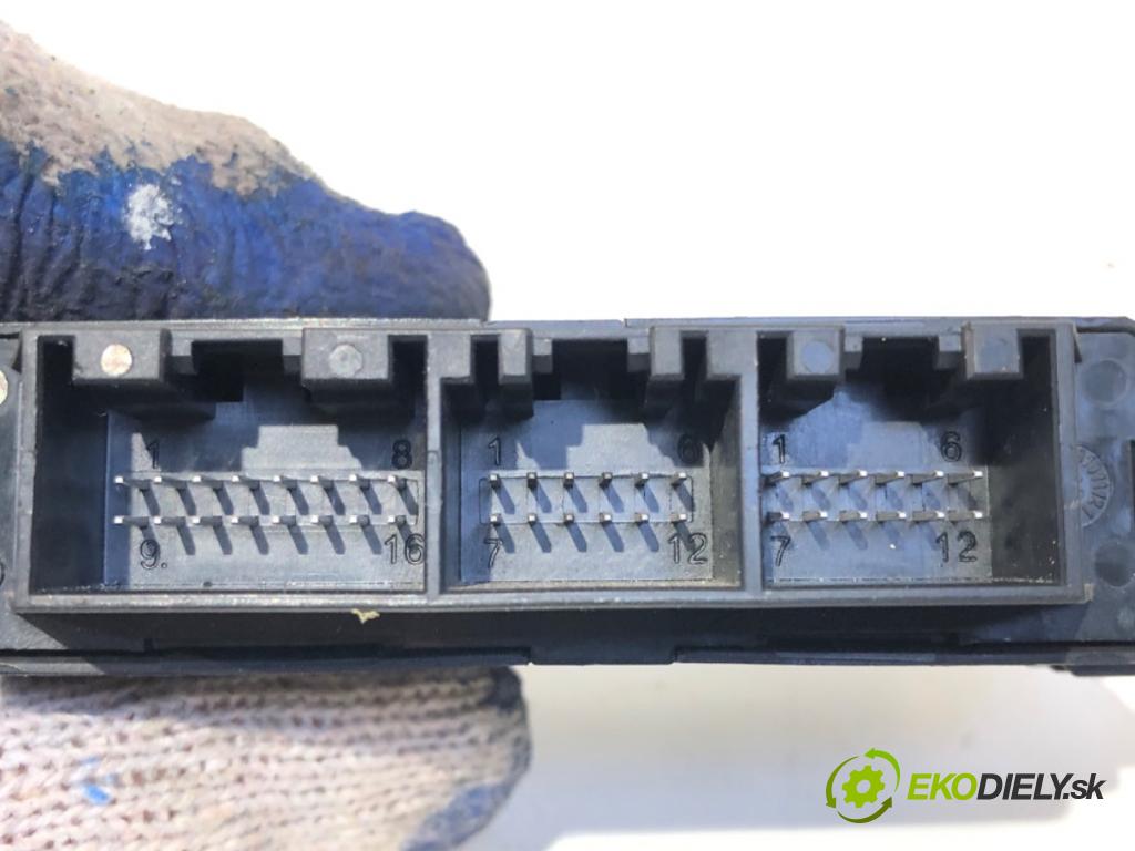 AUDI A6 C6 Avant (4F5) 2004 - 2011    3.0 TDI quattro 165 kW [225 KM] olej napędowy 2005 - 2006  Modul PDC 4F0919283B (Ostatné)