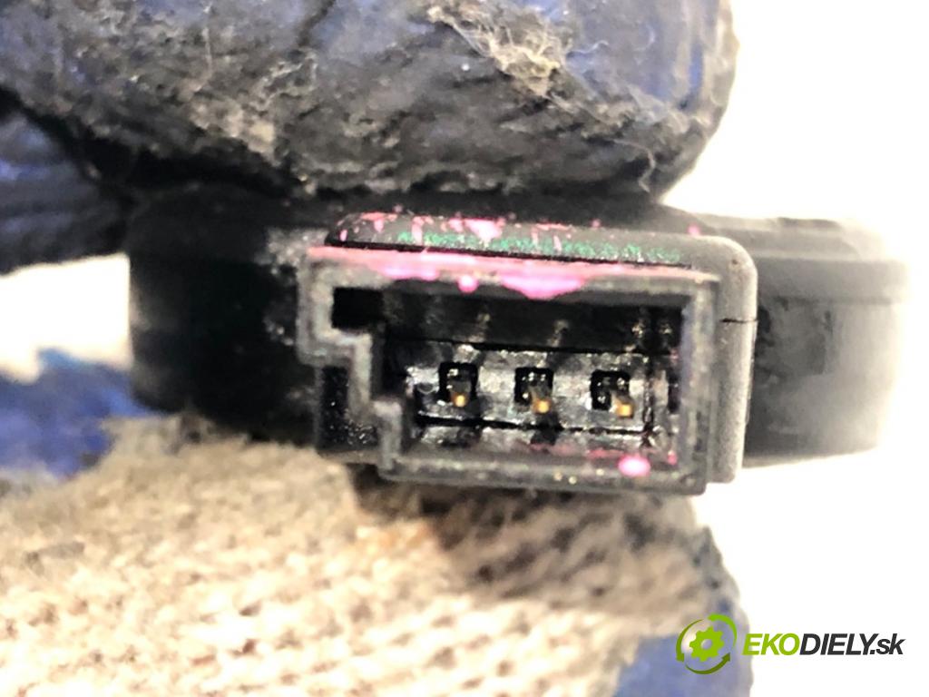 AUDI A6 C6 Avant (4F5) 2004 - 2011    3.0 TDI quattro 165 kW [225 KM] olej napędowy 2005 - 2006  Snímač dažďa 4E0955559A (Snímač dažďa)