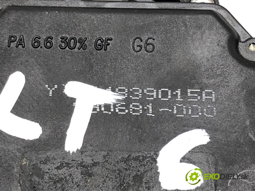 VW PASSAT B5 Variant (3B5) 1997 - 2001    2.5 TDI Syncro/4motion 110 kW [150 KM] olej napędowy 1998 - 2000  zámok dveře levý zadní část