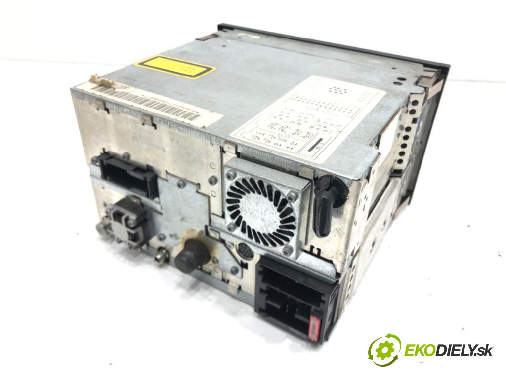 VW PASSAT B5 Variant (3B5) 1997 - 2001    2.5 TDI Syncro/4motion 110 kW [150 KM] olej napędowy 1998 - 2000  RADIO Navigácia 3B0035191C (Audio zariadenie)