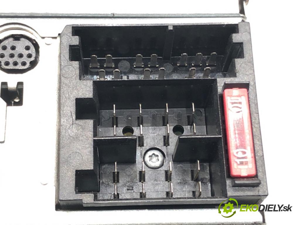 VW PASSAT B5 Variant (3B5) 1997 - 2001    2.5 TDI Syncro/4motion 110 kW [150 KM] olej napędowy 1998 - 2000  RADIO Navigácia 3B0035191C (Audio zariadenie)
