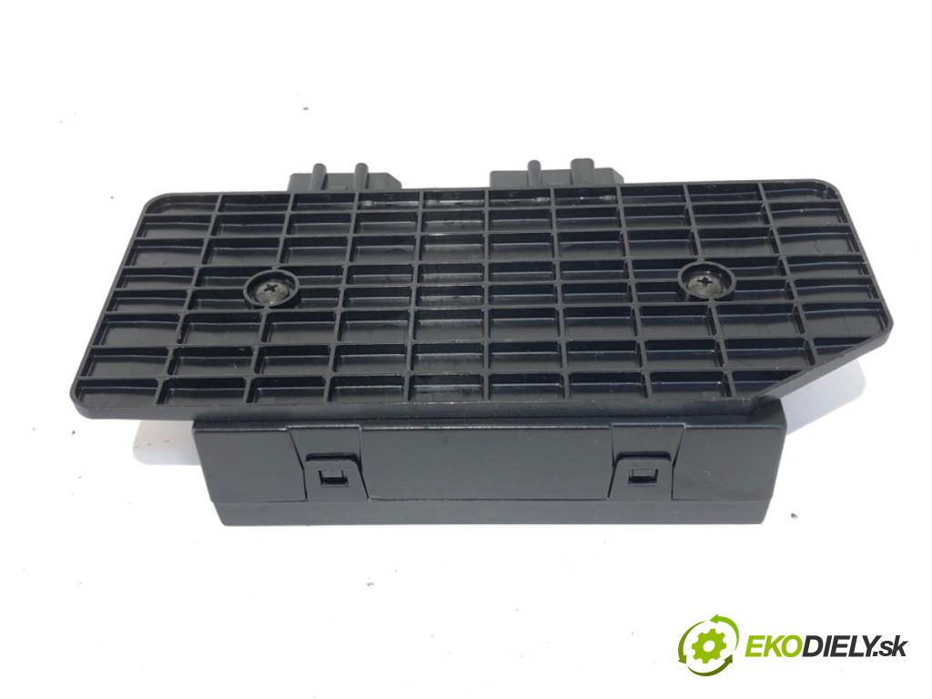 VW PASSAT B5 Variant (3B5) 1997 - 2001    2.5 TDI Syncro/4motion 110 kW [150 KM] olej napędowy 1998 - 2000  Modul komfortu 1J0959799AH (Modul komfortu)