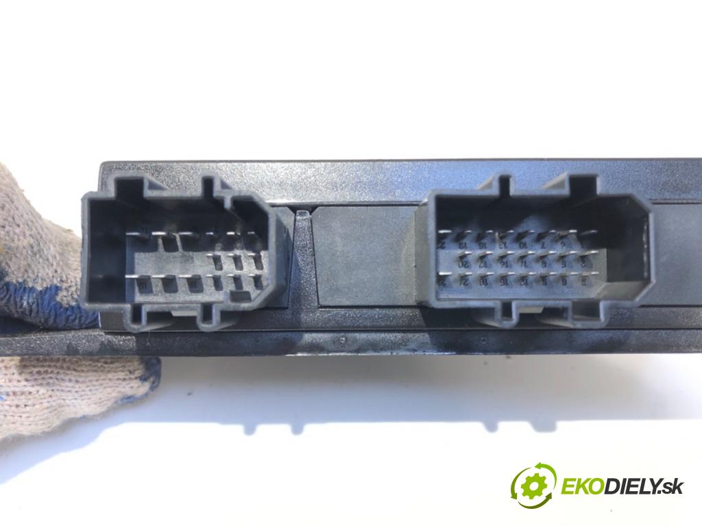 VW PASSAT B5 Variant (3B5) 1997 - 2001    2.5 TDI Syncro/4motion 110 kW [150 KM] olej napędowy 1998 - 2000  Modul komfortu 1J0959799AH (Modul komfortu)