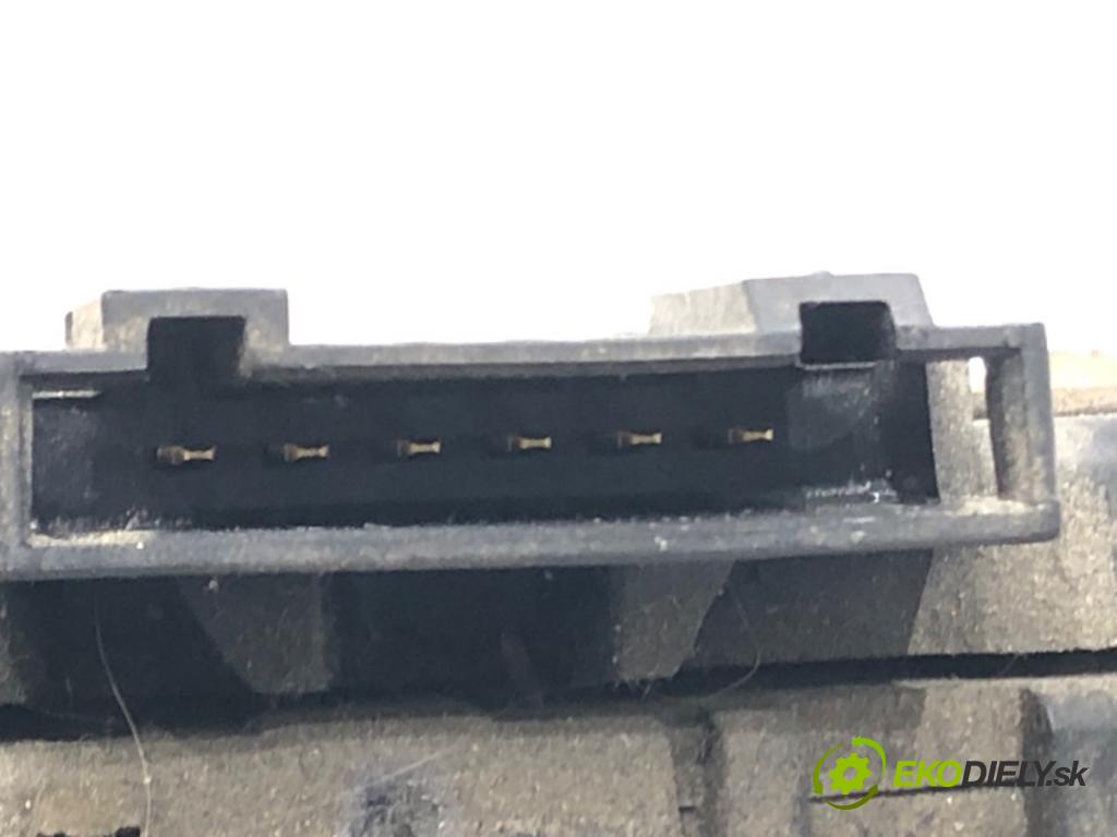 VW PASSAT B5 Variant (3B5) 1997 - 2001    2.5 TDI Syncro/4motion 110 kW [150 KM] olej napędowy 1998 - 2000  Potenciometer plynu 8D1723523G (Pedál)