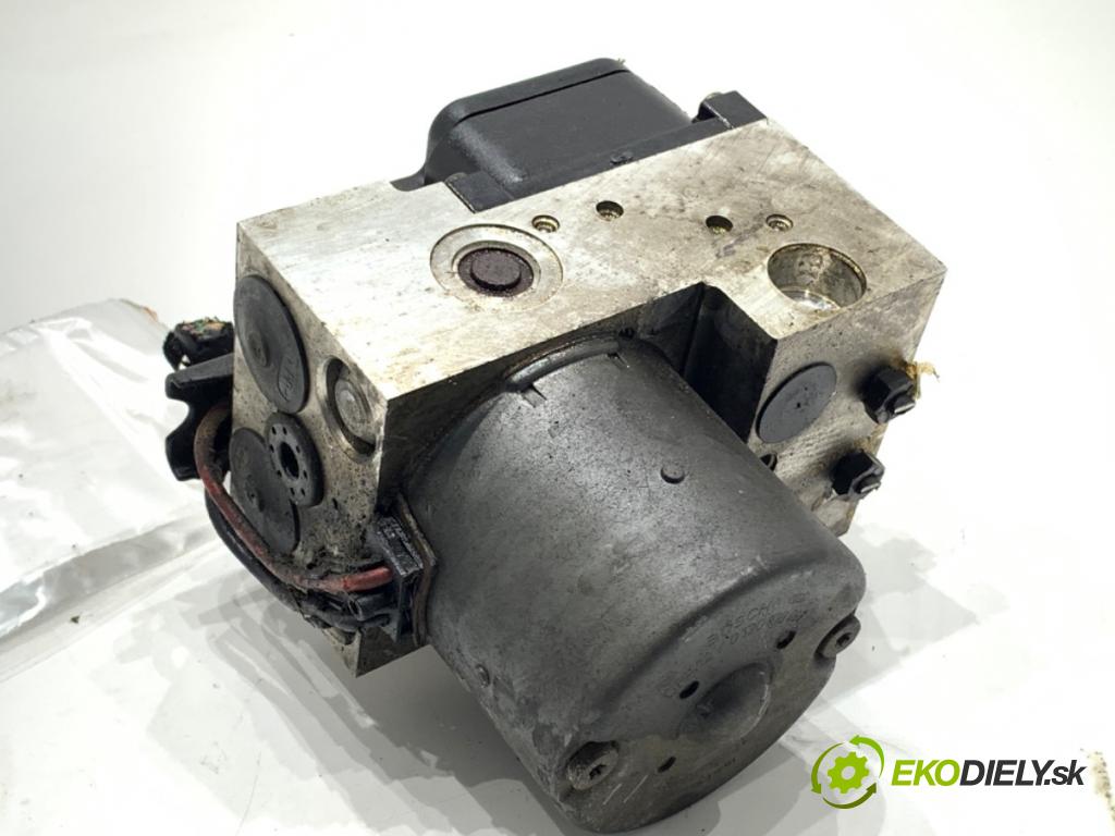 VW PASSAT B5 Variant (3B5) 1997 - 2001    2.5 TDI Syncro/4motion 110 kW [150 KM] olej napędowy 1998 - 2000  pumpa ABS 8E0614111T (Pumpy brzdové)