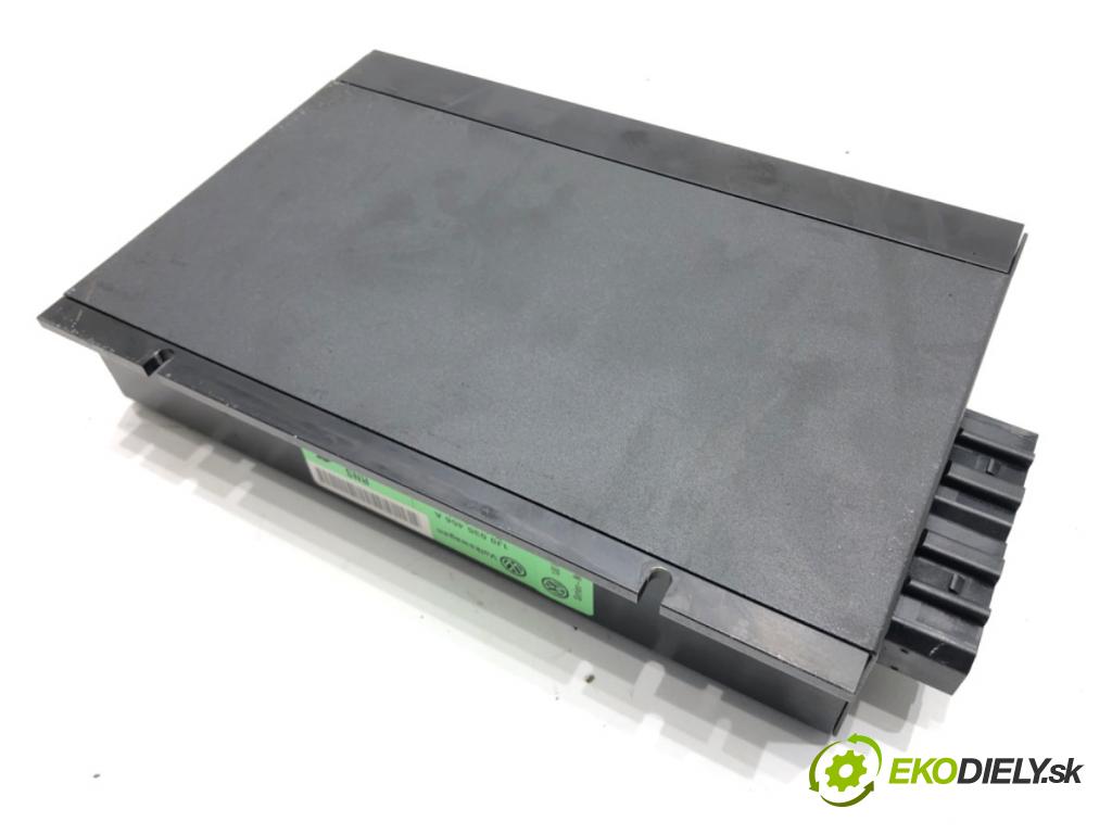 VW PASSAT B5 Variant (3B5) 1997 - 2001    2.5 TDI Syncro/4motion 110 kW [150 KM] olej napędowy 1998 - 2000  Zosilňovač 1J0035456A (Zosilňovač)