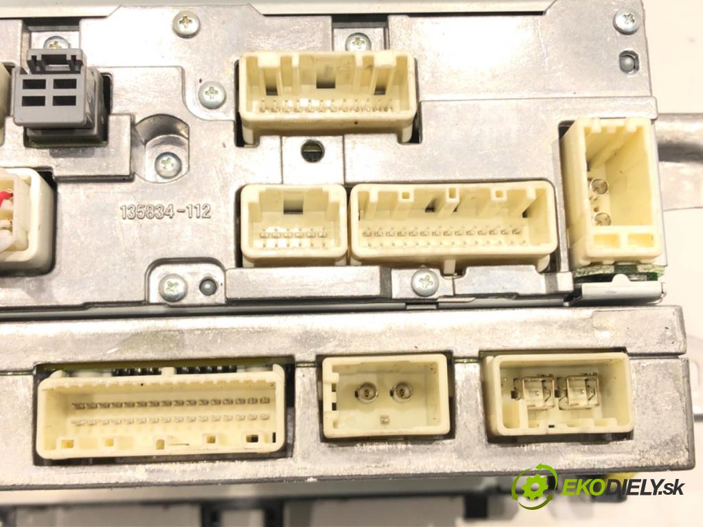 TOYOTA YARIS (_P13_) 2010 - 2022    1.5 Hybrid (NHP130_) 55 kW [75 KM] Hybryda silnik benzynowy / elektryczny 2012 - 2022  RADIO 86140-0D050 (Audio zariadenie)