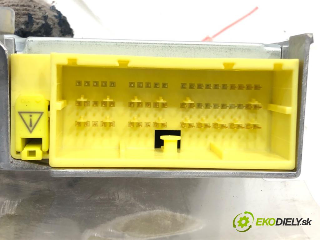 TOYOTA YARIS (_P13_) 2010 - 2022    1.5 Hybrid (NHP130_) 55 kW [75 KM] Hybryda silnik benzynowy / elektryczny 2012 - 2022  senzor airbag 89170-0D540 (Snímače)