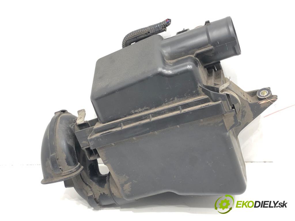 TOYOTA YARIS (_P13_) 2010 - 2022    1.5 Hybrid (NHP130_) 55 kW [75 KM] Hybryda silnik benzynowy / elektryczny 2012 - 2022  Obal filtra vzduchu 17705-0M080 (Obal filtra vzduchu)