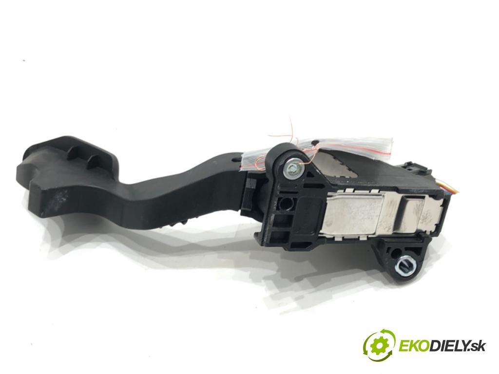 TOYOTA YARIS (_P13_) 2010 - 2022    1.5 Hybrid (NHP130_) 55 kW [75 KM] Hybryda silnik benzynowy / elektryczny 2012 - 2022  Potenciometer plynu 78110-00160 (Pedál)