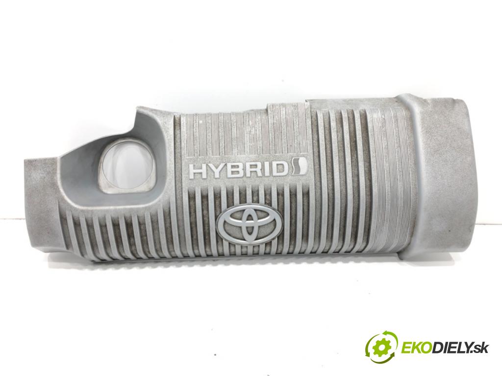 TOYOTA YARIS (_P13_) 2010 - 2022    1.5 Hybrid (NHP130_) 55 kW [75 KM] Hybryda silnik benzynowy / elektryczny 2012 - 2022  Kryt Motor 11212-21080 (Kryt motora)