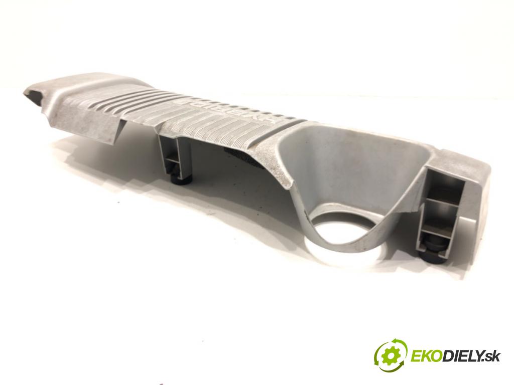 TOYOTA YARIS (_P13_) 2010 - 2022    1.5 Hybrid (NHP130_) 55 kW [75 KM] Hybryda silnik benzynowy / elektryczny 2012 - 2022  Kryt Motor 11212-21080 (Kryt motora)