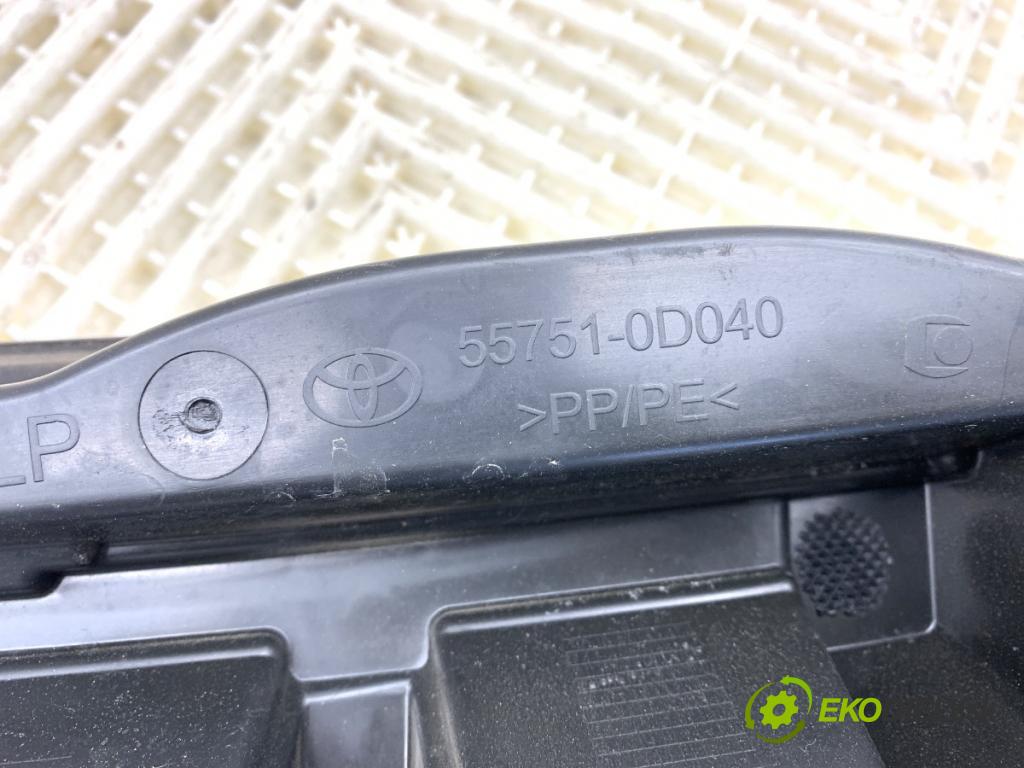 TOYOTA YARIS (_P13_) 2010 - 2022    1.5 Hybrid (NHP130_) 55 kW [75 KM] Hybryda silnik benzynowy / elektryczny 2012 - 2022  Torpédo, plast pod čelné okno 55751-0D040 (Torpédo)