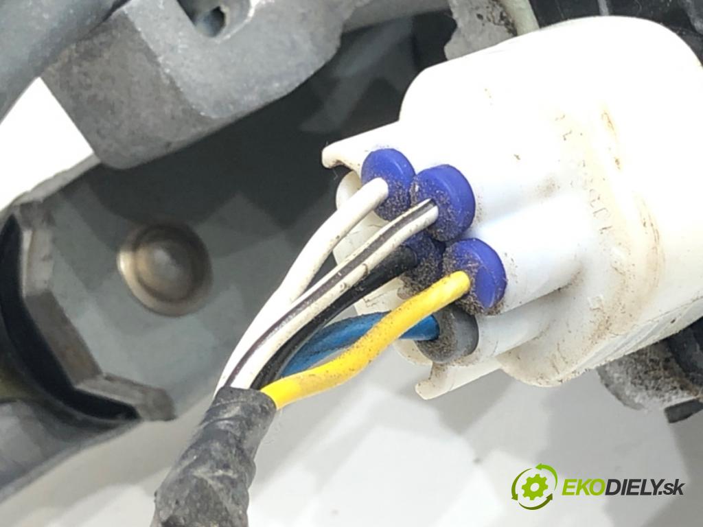 TOYOTA YARIS (_P13_) 2010 - 2022    1.5 Hybrid (NHP130_) 55 kW [75 KM] Hybryda silnik benzynowy / elektryczny 2012 - 2022  Mechanizmus stieračov predný 85110-0D190 (Motorček stieračov predné)