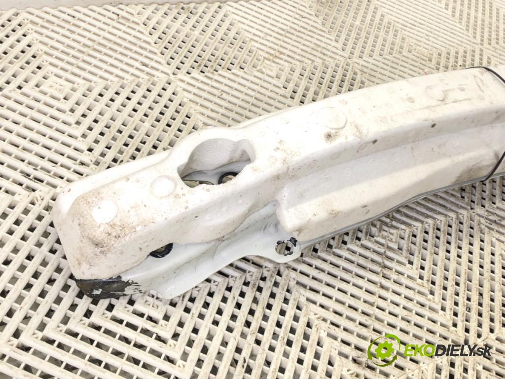 TOYOTA YARIS (_P13_) 2010 - 2022    1.5 Hybrid (NHP130_) 55 kW [75 KM] Hybryda silnik benzynowy / elektryczny 2012 - 2022  výztuha nárazníka přední část  (Výztuhy přední)