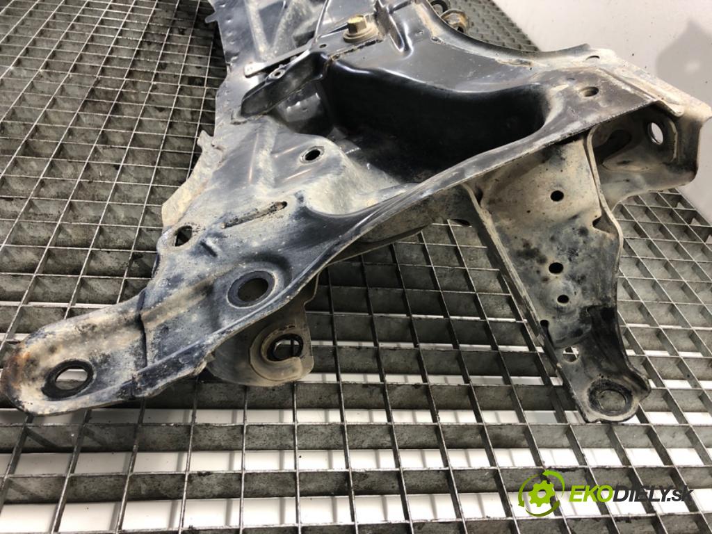 TOYOTA YARIS III liftback 2012 55 kW 1.5 Hybrid (NHP130_) 1497 Výstuha pod Motor  (Výstuhy predné)