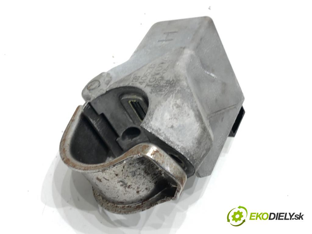TOYOTA YARIS (_P13_) 2010 - 2022    1.5 Hybrid (NHP130_) 55 kW [75 KM] Hybryda silnik benzynowy / elektryczny 2012 - 2022  blokáda volantu 45020-05-3 (Ostatné)