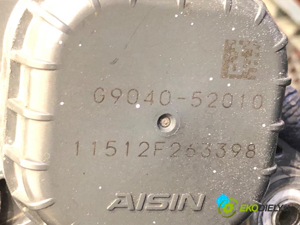 TOYOTA YARIS (_P13_) 2010 - 2022    1.5 Hybrid (NHP130_) 55 kW [75 KM] Hybryda silnik benzynowy / elektryczny 2012 - 2022  DALŠÍ: Pumpa vody G9040-52010 (Vodná pumpa)