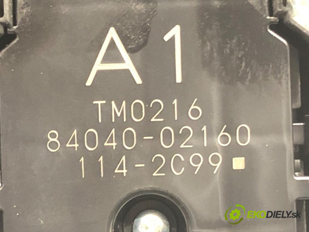 TOYOTA COROLLA liftback (_E21_) 2018 - 2022    2.0 Hybrid (MZEH12) 135 kW [184 KM] Hybryda silnik benzynowy / elektryczny 2021 - 2022  Prepínač okien 84040-02160 (Prepínač/spínač/tlačidlo a ovládač kúrenia)
