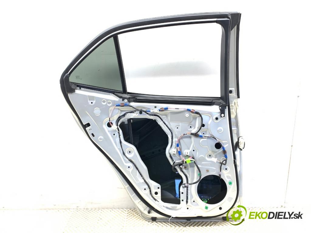 TOYOTA COROLLA E21 liftback 2020 135 kW 2.0 Hybrid (MZEH12) 1987 Dvere ľavy zad