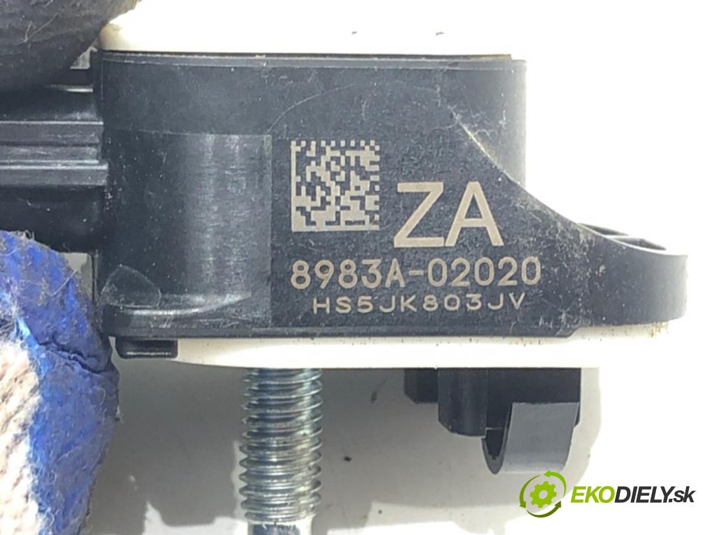 TOYOTA COROLLA liftback (_E21_) 2018 - 2022    2.0 Hybrid (MZEH12) 135 kW [184 KM] Hybryda silnik benzynowy / elektryczny 2021 - 2022  Snímač nárazu 8983A-02020 (Snímač nárazu)