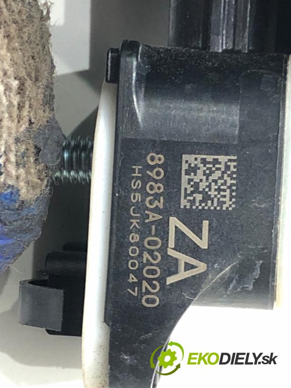 TOYOTA COROLLA liftback (_E21_) 2018 - 2022    2.0 Hybrid (MZEH12) 135 kW [184 KM] Hybryda silnik benzynowy / elektryczny 2021 - 2022  Snímač nárazu 8983A-02020 (Snímač nárazu)