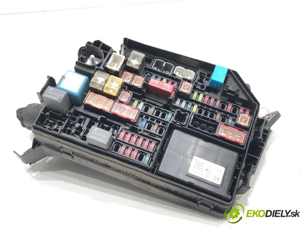 TOYOTA COROLLA liftback (_E21_) 2018 - 2022    2.0 Hybrid (MZEH12) 135 kW [184 KM] Hybryda silnik benzynowy / elektryczny 2021 - 2022  Skrinka poistková 82641-47050A (Poistková skrinka)