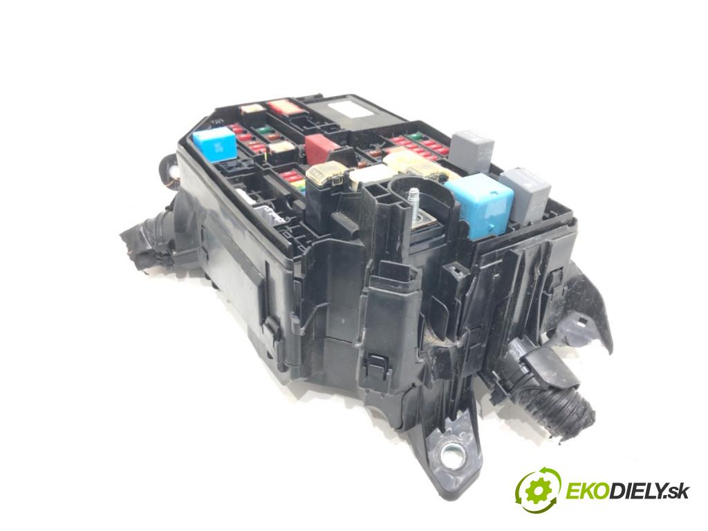TOYOTA COROLLA liftback (_E21_) 2018 - 2022    2.0 Hybrid (MZEH12) 135 kW [184 KM] Hybryda silnik benzynowy / elektryczny 2021 - 2022  Skrinka poistková 82641-47050A (Poistková skrinka)