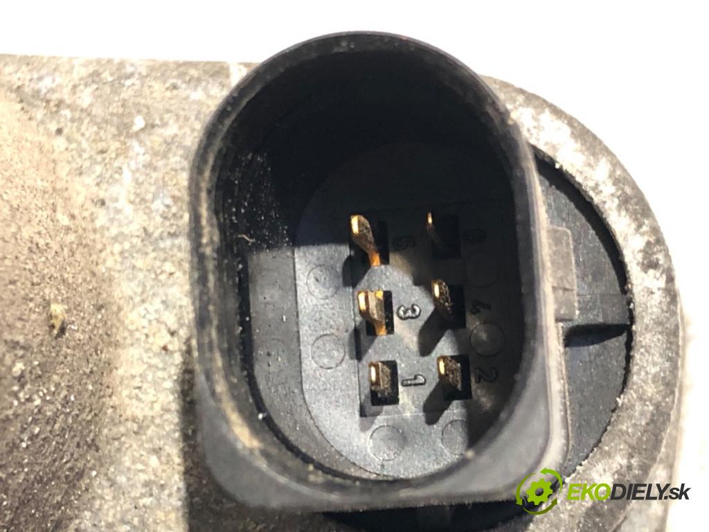 SKODA FABIA I (6Y2) 1999 - 2008    1.4 16V 55 kW [75 KM] benzyna 1999 - 2008  Škrtiaca klapka 036133062N (Škrtiaca klapka)