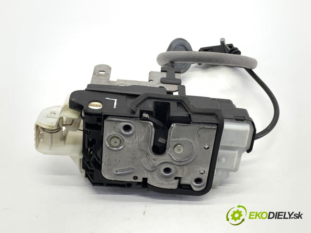 VOLVO V40 liftback (525, 526) 2012 - 2022    D4 140 kW [190 KM] olej napędowy 2014 - 2022  zámok dveře levý zadní část 31391831