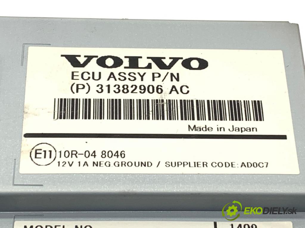 VOLVO V40 liftback (525, 526) 2012 - 2022    D4 140 kW [190 KM] olej napędowy 2014 - 2022  Dislpej 31382906 (Prístrojová doska, displej)