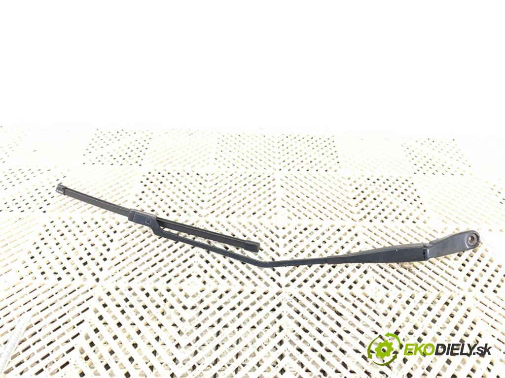 VOLVO V40 liftback (525, 526) 2012 - 2022    D4 140 kW [190 KM] olej napędowy 2014 - 2022  ramena stěrače pravý přední část 31276060