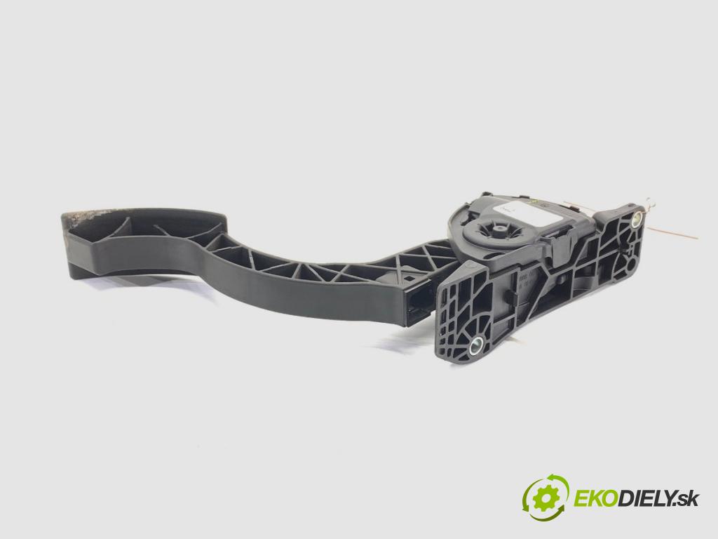 VOLVO V40 liftback (525, 526) 2012 - 2022    D4 140 kW [190 KM] olej napędowy 2014 - 2022  Potenciometer plynu 31280595 (Pedál)